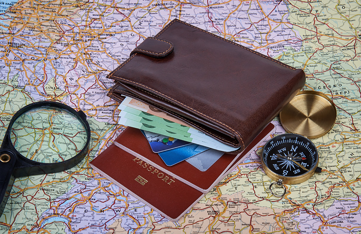 Betaler du i dag for reiseforsikring? Eller kanskje er det noen andre som betaler for deg og din hustand? Du kan til og med risikere å betale for reiseforsikring uten å være klar over det.