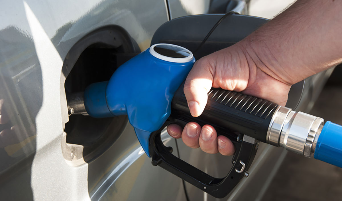 Skal du fylle diesel eller bensin kan det lønne seg å ha klart riktig kredittkort.